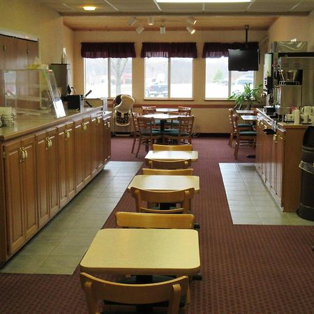 Parkfield Inn - Clinton Экстерьер фото