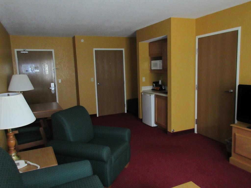 Parkfield Inn - Clinton Номер фото