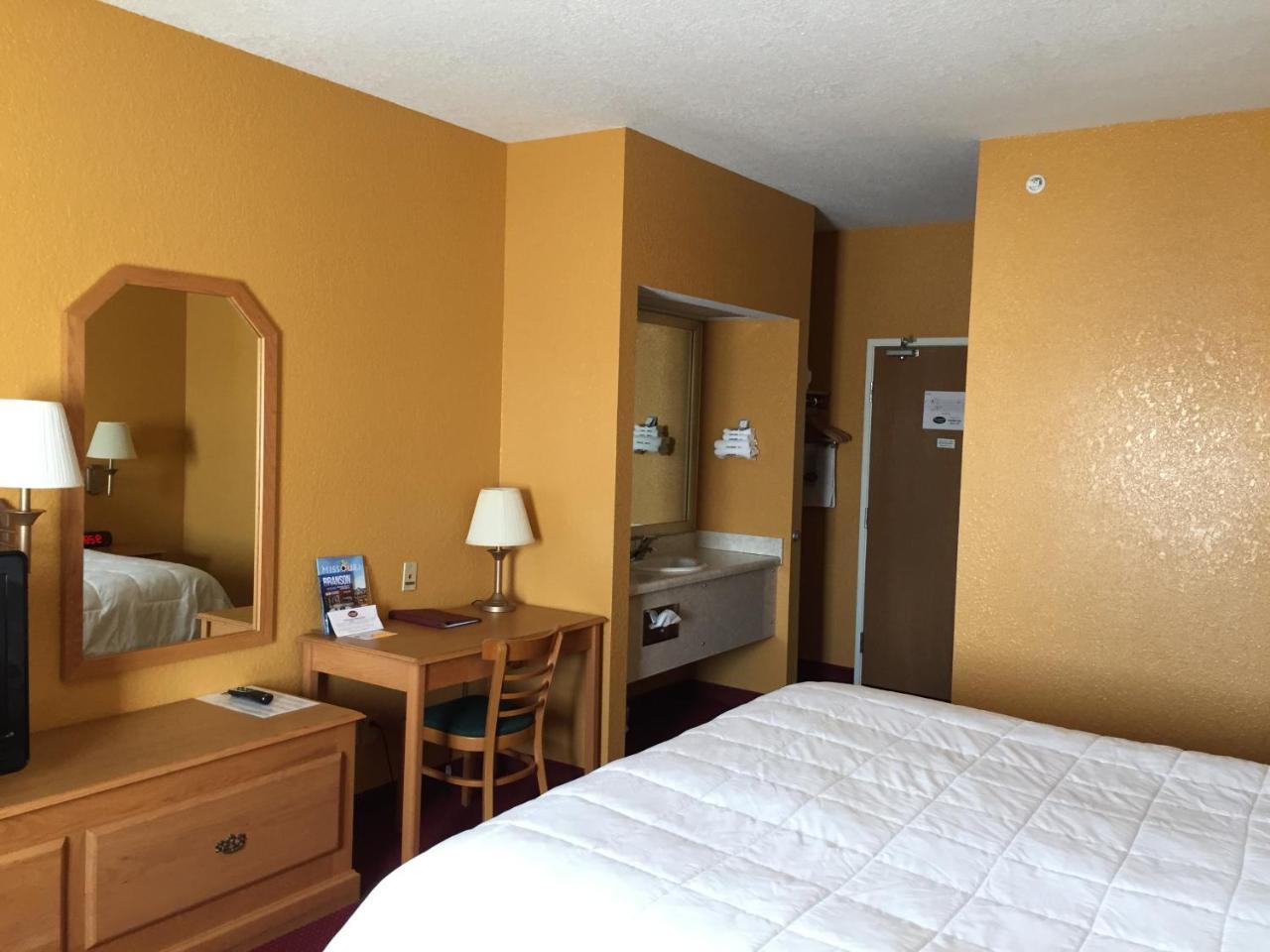 Parkfield Inn - Clinton Экстерьер фото