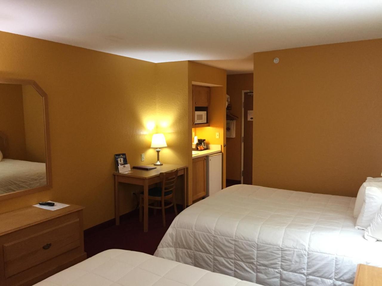 Parkfield Inn - Clinton Экстерьер фото