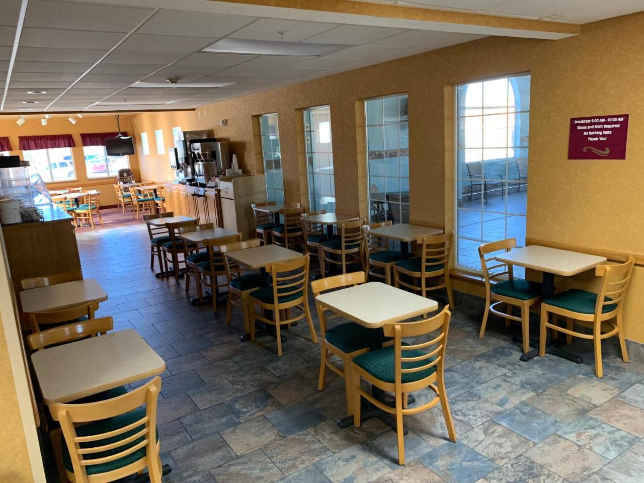 Parkfield Inn - Clinton Экстерьер фото